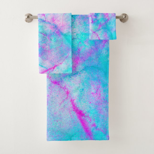 Mancha de algodón con agua rosa y azul fuente de l (In situ)