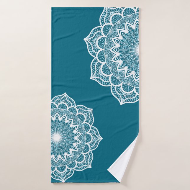 Mandala Blanca sobre Fondo Azul (Toalla de baño)