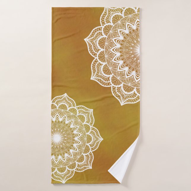 Mandala blanco sobre fondo dorado (Toalla de baño)