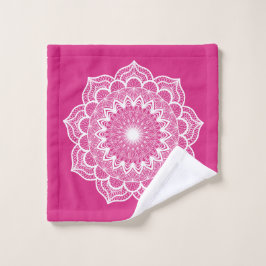 Mandala blanco sobre fondo rosa