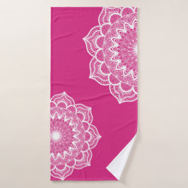 Mándala blanco sobre fondo rosa