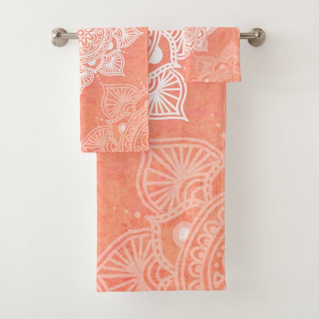 Mandalas blancas sobre fondo de mármol de coral (In situ)