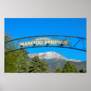 Manitou Springs Señal enmarcando Pikes Peak, Color