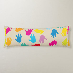 Manos alrededor del mundo almohada corporal