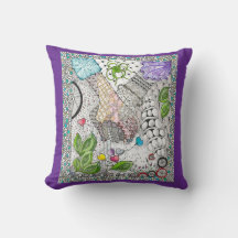 Manos sobre la almohada del corazón