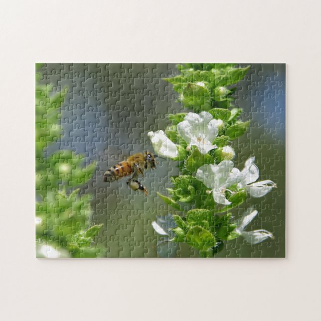Manosee el diseño del rompecabezas de la abeja (Horizontal)