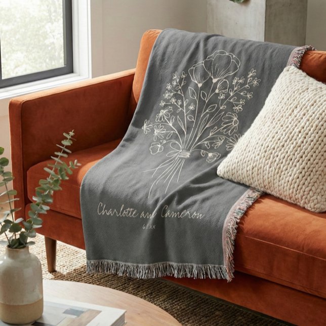 Manta Boho Flower Line Art Drawing Monogrammed Wedding  (Subido por el creador)