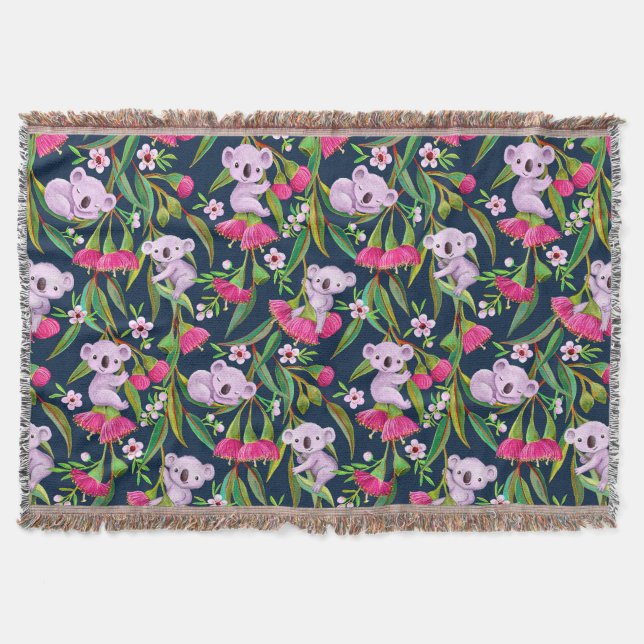 Manta Cute Koalas Pale Lilac on Pink Eucalyptus Flowers (Anverso)