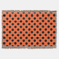El polka negro se pone sobre el naranja