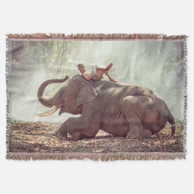 Manta Elefante (Elephant Throw Blanket! 
This all-season throw blanket is designed for curling up on your couch!)