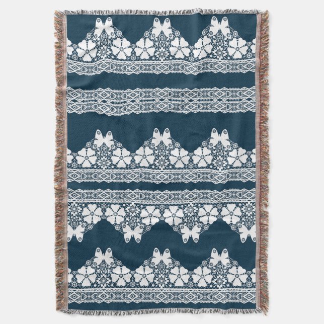 Manta Encaje blanco retro con mariposas en una b azul os (Frente vertical)