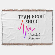 enfermera de turno noche equipo médico nombre cora