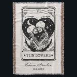 Manta Esqueleto personalizado de la muerte en la piel de<br><div class="desc">El Esbozo Personalizado De Muerte De Piel Ama A Los Amantes De Tarot Lanket Blanket. Personalizado con sus nombres y fecha.</div>