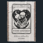 Manta Esqueleto personalizado de la muerte en la piel de<br><div class="desc">El Esbozo Personalizado De Muerte De Piel Ama A Los Amantes De Tarot Lanket Blanket. Personalizado con sus nombres y fecha.</div>