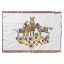 Familia Pony en las flores