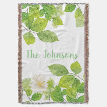 Flor blanca y jardín de hojas verdes