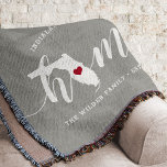 Manta Florida Home State Personalizado Wood Look<br><div class="desc">Muestra algo de orgullo del estado de casa con esta linda y rústica manta de tiros grises que muestra "casa" con letras de caligrafía blanca con un mapa de siluetas del estado de Florida representando la letra "O". Un ilustracion de corazón rojo dentro del mapa de estado completa el diseño;...</div>