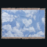 Manta Heart Cloud Sky Cute Modern Lovely Light Blue Chic<br><div class="desc">Personaliza tu casa con una manta encantadora y adorable. Este encantador acento muestra una impresionante foto azul del cielo con una nube en forma de corazón. Hagan de su sala de estar,  vivero o dormitorio un paraíso de estilo e individualidad con esta manta tibia y suave.</div>