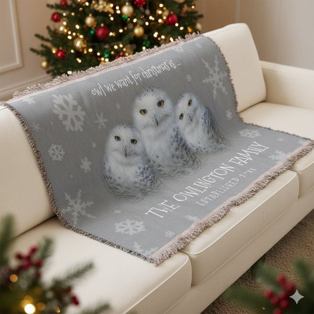 Manta Lechuza divertida que queremos para los Navidades. (Trio of Snowy Owls Owl We Want for Christmas Throw Blanket Cover Photo)