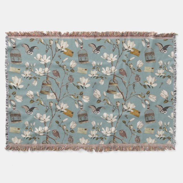 Manta Magnolia Grove with Owls in Duck egg blue (Anverso)