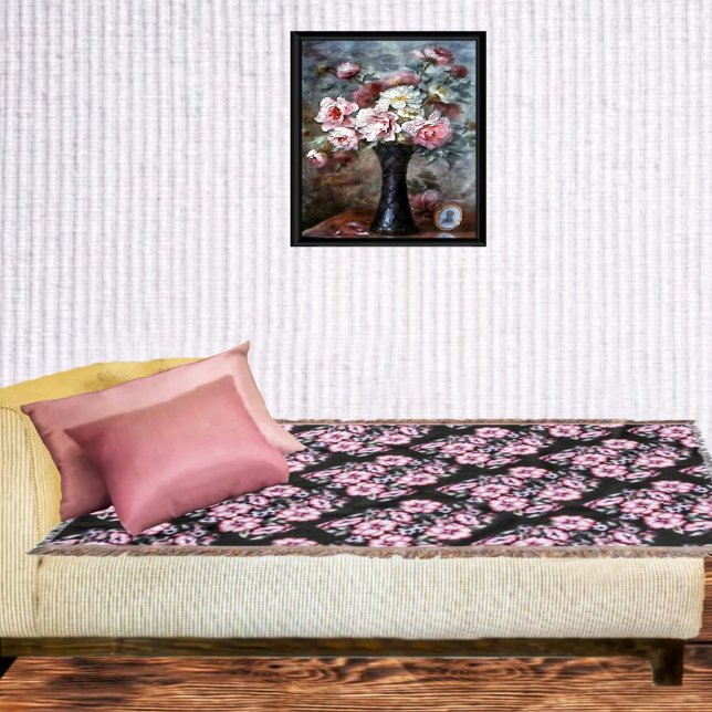 Manta May Bloom (This May Bloom Throw Blanket, is designed with a Victorian flair!)