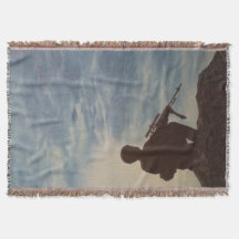 Militares combinados del tiro toda la estación