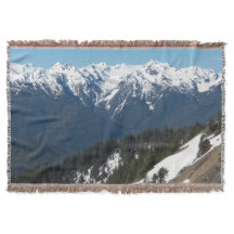 Montañas olímpicas cubiertas de nieve