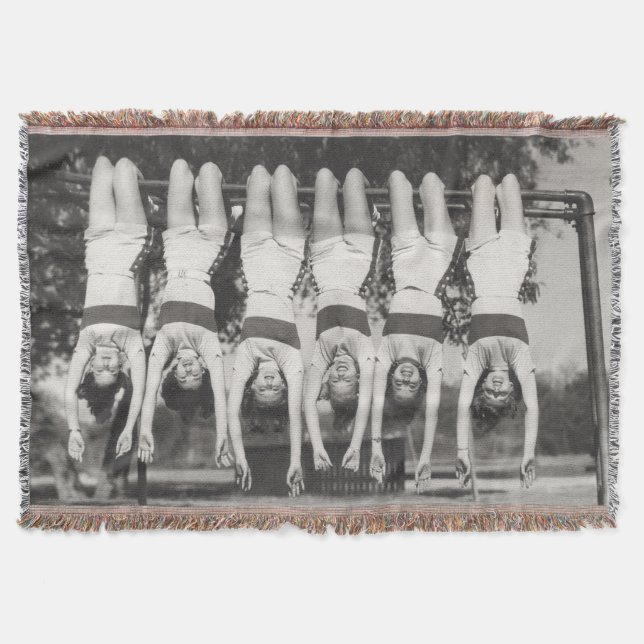 Manta Mostrar chicas en bares de monos, diseño juguetón. (Anverso)