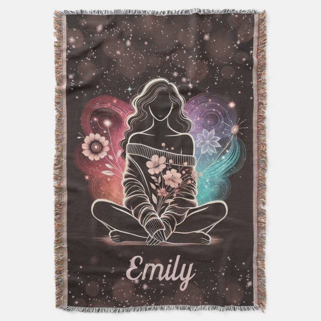 Manta Mujer serena en un sueño floral cósmico (Frente vertical)