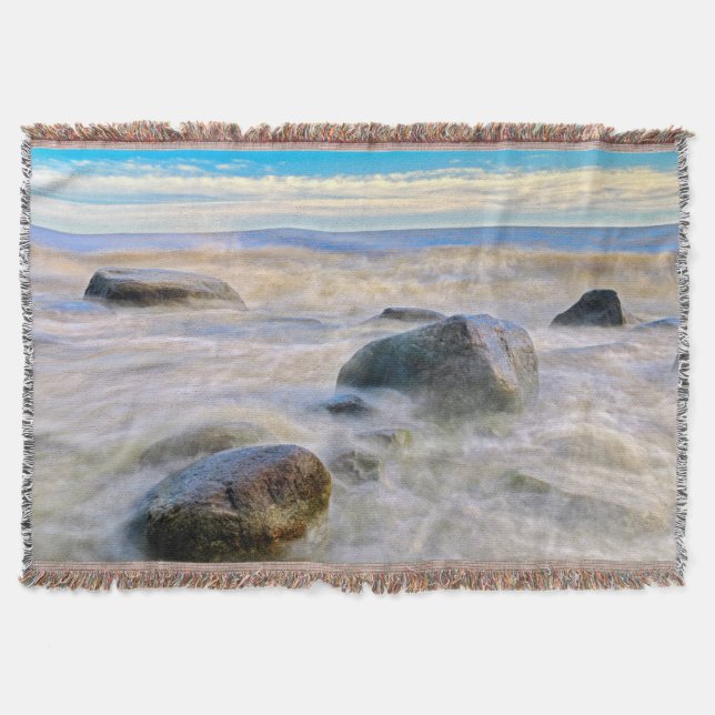 Manta Olas chocando contra rocas de la costa (Anverso)
