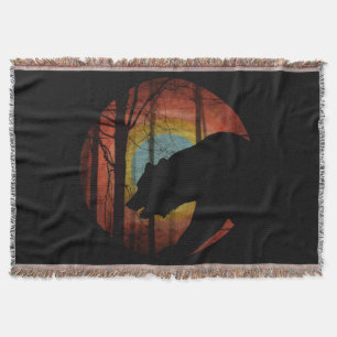 MANTA OSO EN LA VENTAJA FORESTAL DE MADERA