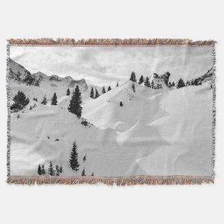 Manta Paisaje alpino: Montañas nevadas de árboles frutal