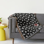 Manta Personalizado Bauhaus El día de San Valentín geomé<br><div class="desc">El El día de San Valentín geométrico personalizado Bauhaus Throw Blanket se ajusta a su estilo con esta despensa geométrica con audaces patrones inspirados en Bauhaus y un sutil acento cardíaco rojo. Perfecto para añadir calidez y un toque moderno a su espacio vital, este acogedor hotel combina el diseño artístico...</div>