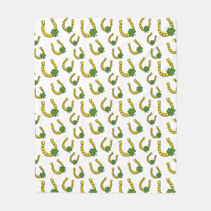 Manta Polar Afortunada Herradura Dorada con Shamrock on White