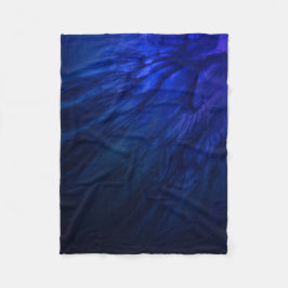 Manta Polar Alas místicas con plumas azules profundas