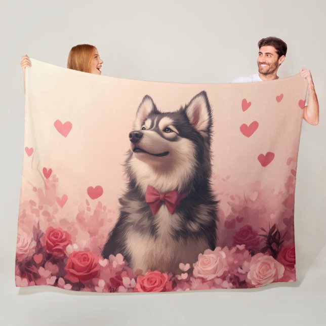 Manta Polar Alaskan Malamute con Rosas - Día de San Valentín  (In situ)