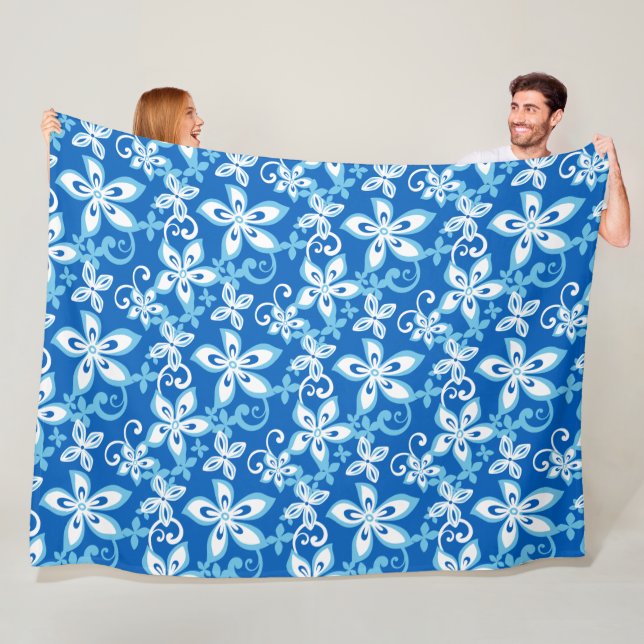 Manta Polar ALOHA HAWAII (BLUES) Fleece Blanket (In situ)