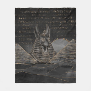 Manta Polar Anubis en paisaje egipcio de las pirámides
