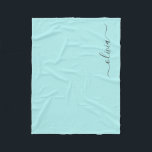 Manta Polar Aqua Blue Verde azulado Monograma Nombre moderno<br><div class="desc">Cubierta con el nombre del monograma Verde azulado azul Aqua Blue. Esto hace que el dulce perfecto cumpleaños 16,  boda,  ducha de novia,  aniversario,  ducha de bebé o fiesta de soltera sea regalo para alguien que ama el lujo glam y los estilos de moda.</div>