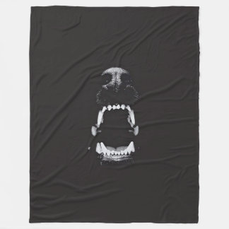 Manta Polar Arte gótico oscuro de la fantasía del perro del