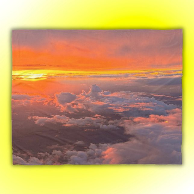 Manta Polar Atardecer a través del Naranja de las nubes y amar (Subido por el creador)