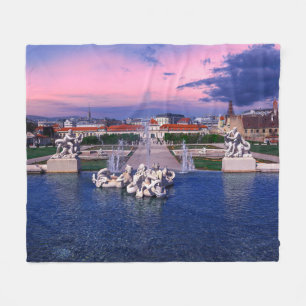 Manta Polar Atardecer sobre una fuente en Viena