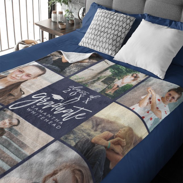 Manta Polar Azul de la Marina de Collage de fotos Graduada (Celebrate your graduate's milestone with our cozy, custom fleece blanket. )