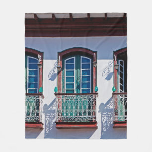 Manta Polar Balcones en fachada en Diamantina, Minas Gerais, B