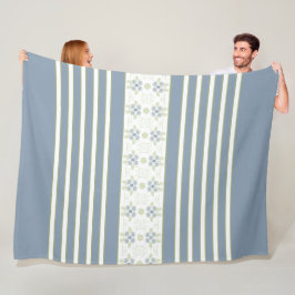 Manta Polar Banda Blanca Con Acento Floral Azul