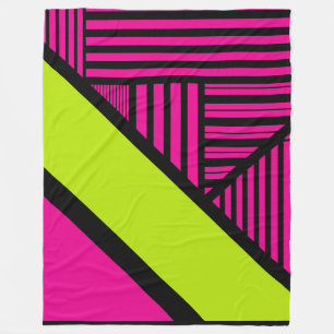 Manta Polar Bandas triangulares en verde limón, rosa caliente 