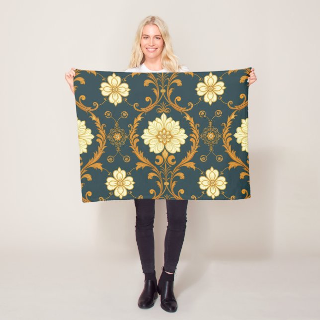 Manta Polar "Barockes Ornament-Muster in Gold und Schwarz" Dec (In situ)