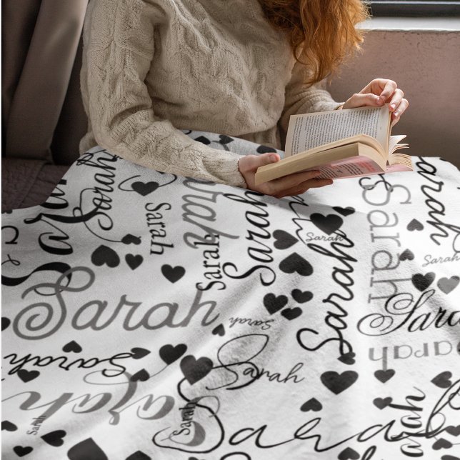 Manta Polar Black Hearts Personalized Name Replicated allover (Subido por el creador)