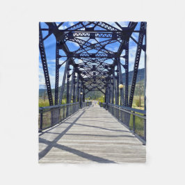 Manta Polar Blackfoot River Crossing