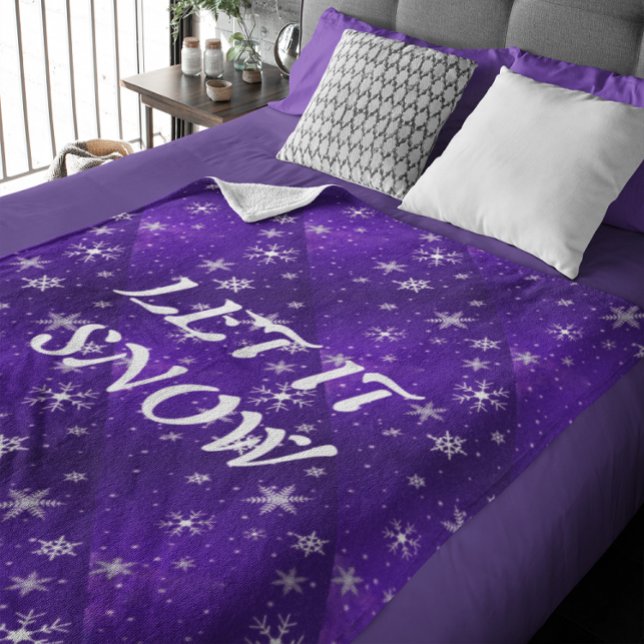 Manta Polar Blanquetes de nieve blancos con fondo azul-púrpura (White Snowflakes Blue-Purple Backgd Fleece Blanket)